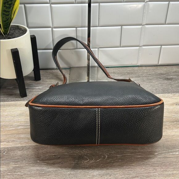 4302 Dooney & Bourke black brown leather crossbody - Picture 3 of 15
